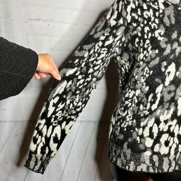 Saint Laurent gray wool alpaca leopard print sweater size XS unisex - Picture 5 of 10